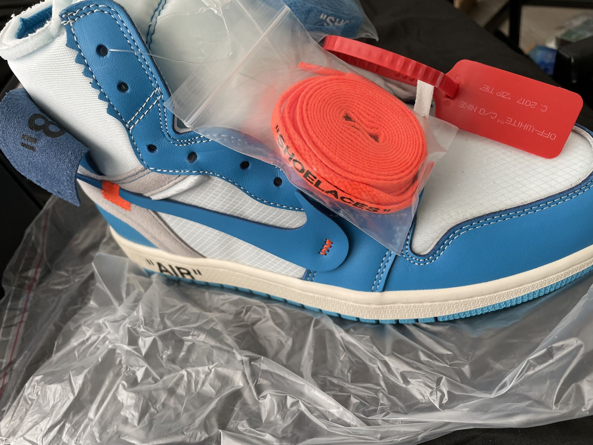 Off-White x Air Jordan 1 Retro High OG 'UNC'