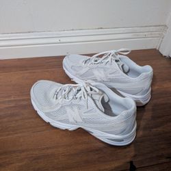 New Balance 740 Size 10.5 Men
