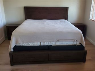 Living Spaces Riley Brownstone King Storage Bed + 2 Nightstands