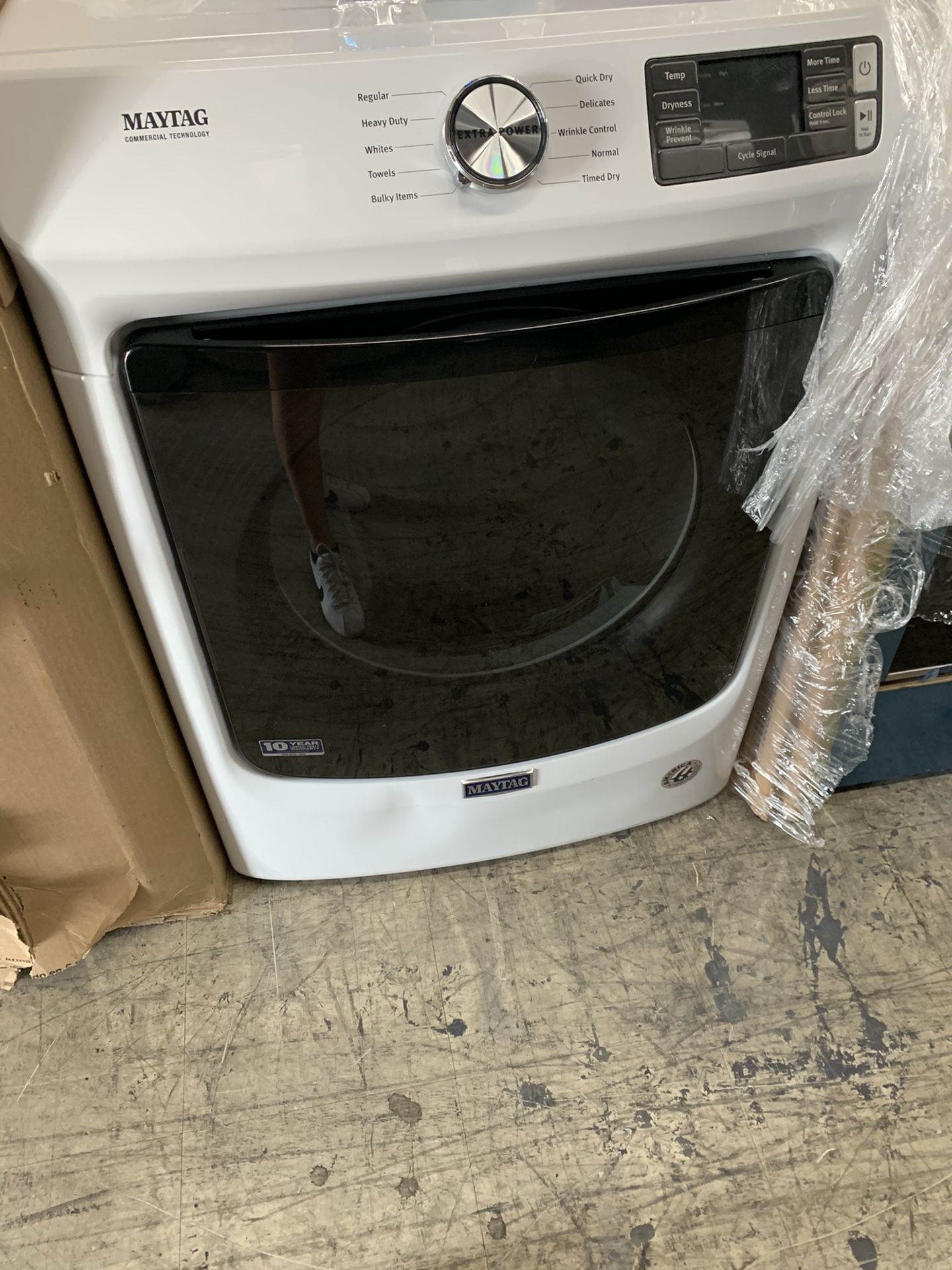 Maytag dryer in white used gas