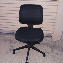 NEW  Managers  Black  MESH task CHAIR $150