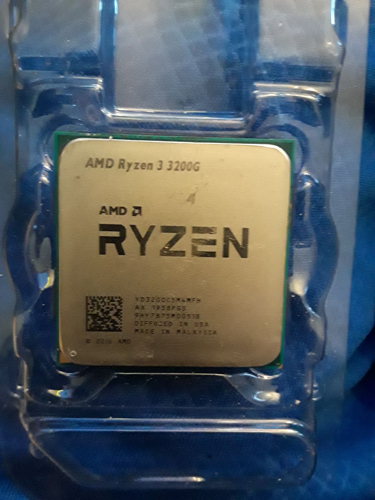 AMD RYZEN 3 2600G