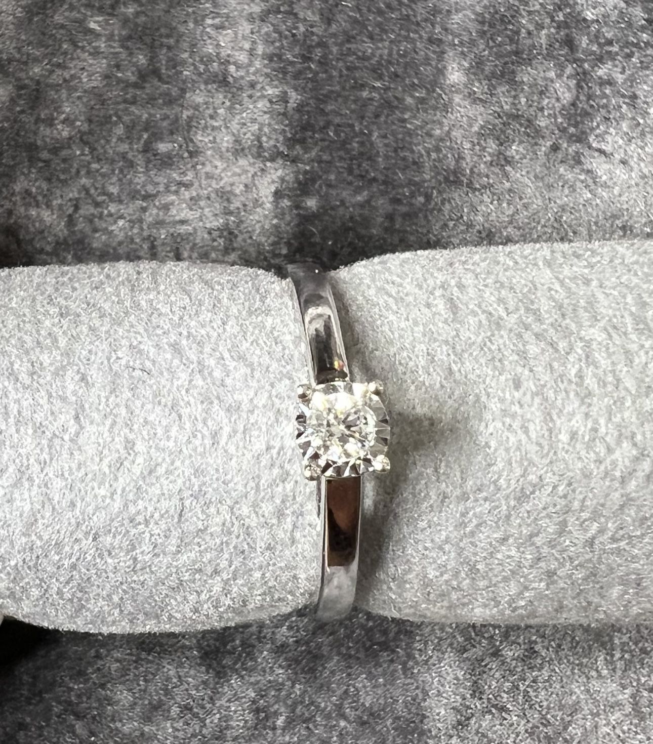 Engagement Ring / Promise Ring Amazing Price 