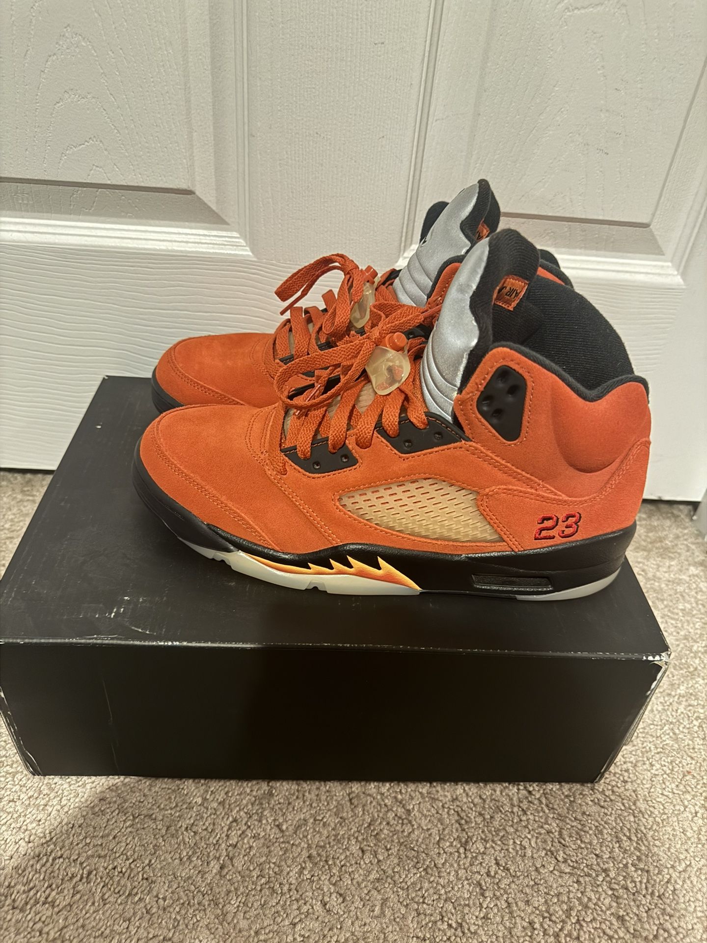 brand new jordan 5 “dunk on mars”