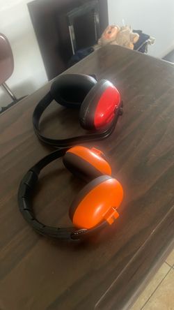 EAR MUFFS ORANGE FOR CHILDREN & RED FOR YOUTH OR 10 over 9 & adults
