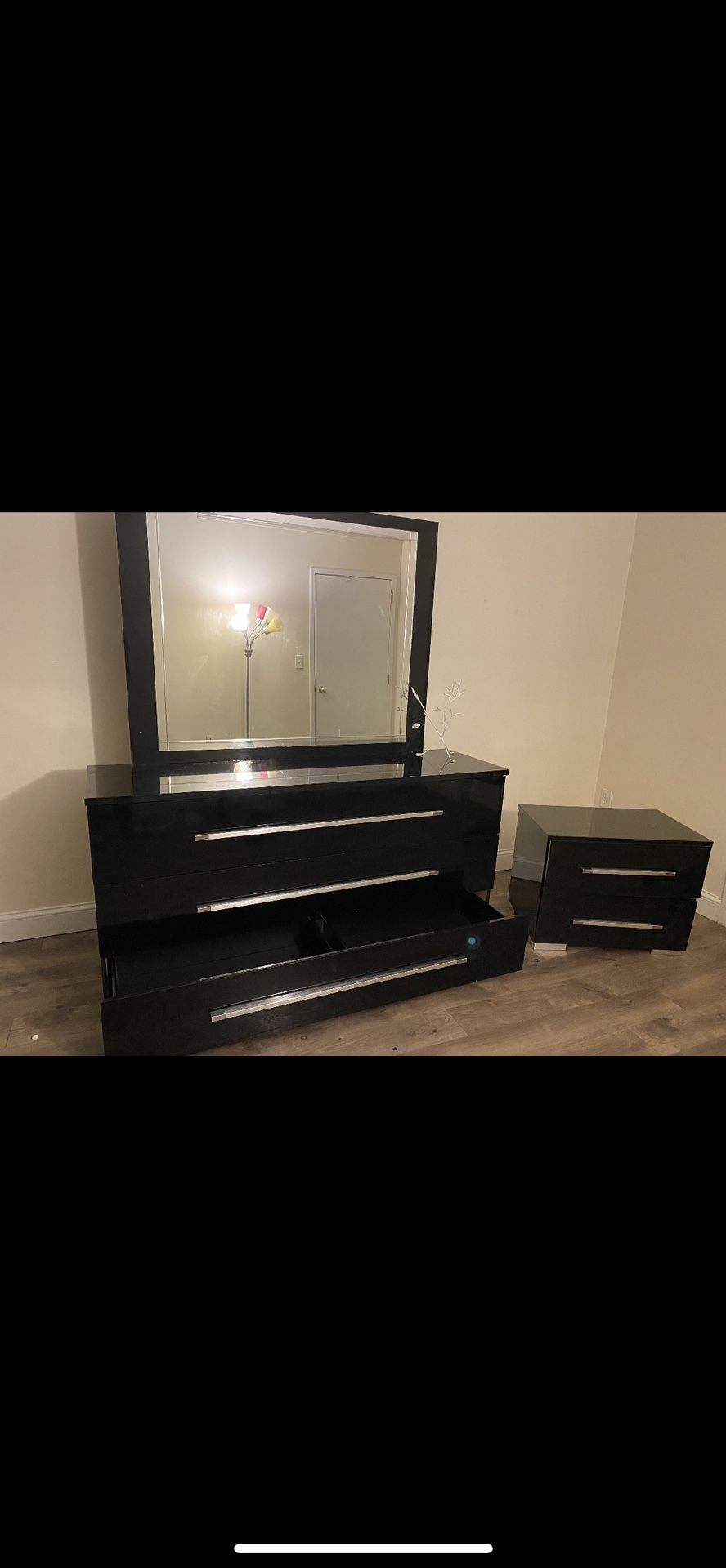 Dimora Dresser And Night Stand 