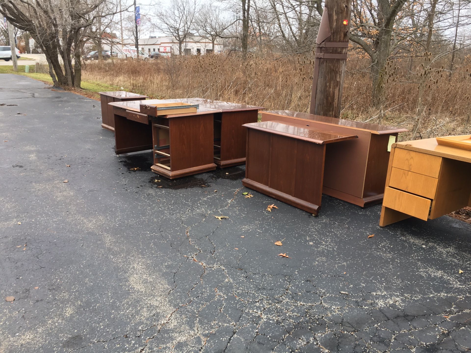 Free desks! for Sale in Wheeling, IL OfferUp