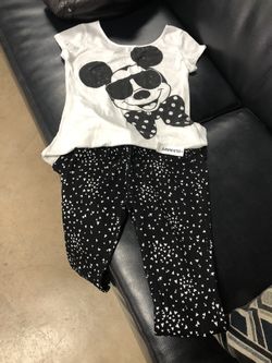 Size 12 pants new with tags from old navy paid 24$$ shirt med