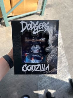 Godzilla Bobblehead + 2 gifts