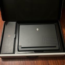 Alienware M15 R7 - Laptop