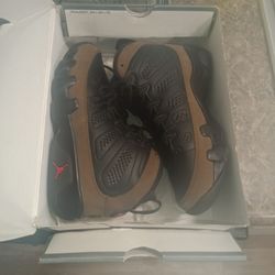 Air Jordan 9 Retro Olive Size 6