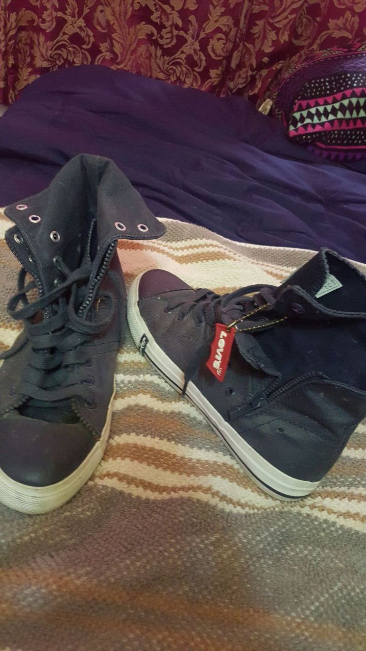 Levi's high top good condition only used couple times