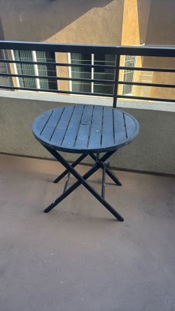 Foldable outdoor table 28 inch diameter