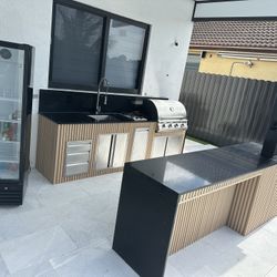 New Outdoor Kitchens