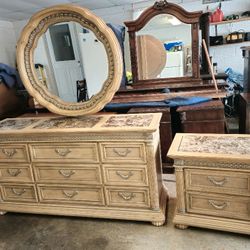 AMERICAN SIGNATURE DRESSER, MIRROR AND NIGHTSTAND (Delivery Available)