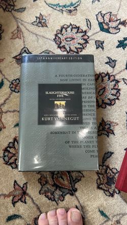 Kurt Vonnegut, slaughterhouse 5/25 anniversary edition signed