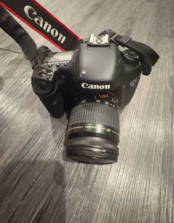 Canon EOS 7D DSLR camera With Lens As shown
