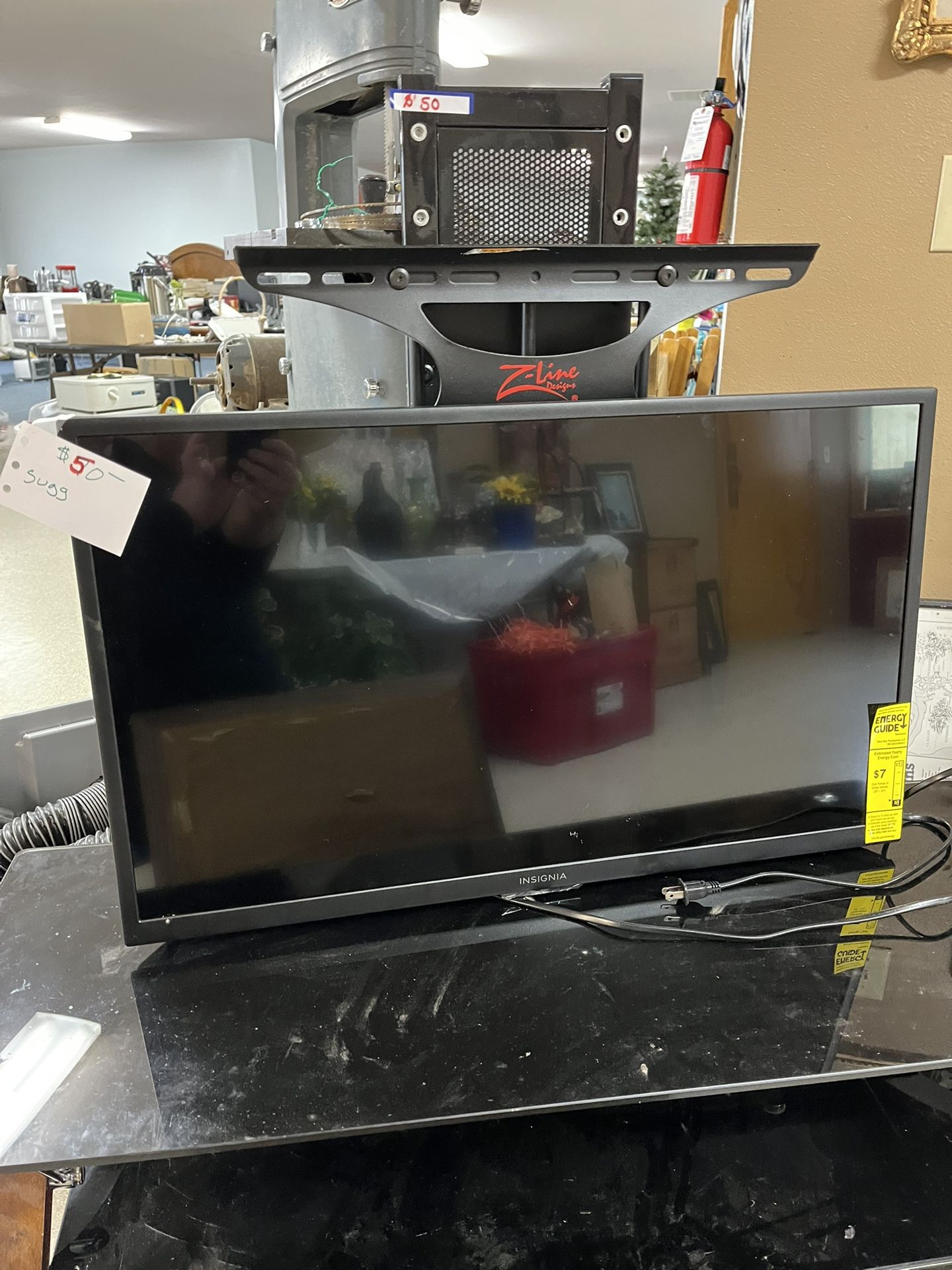 New insignia 20 inch TV