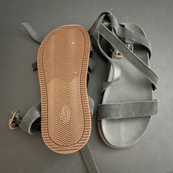 Women Chaco Sandles Size 7