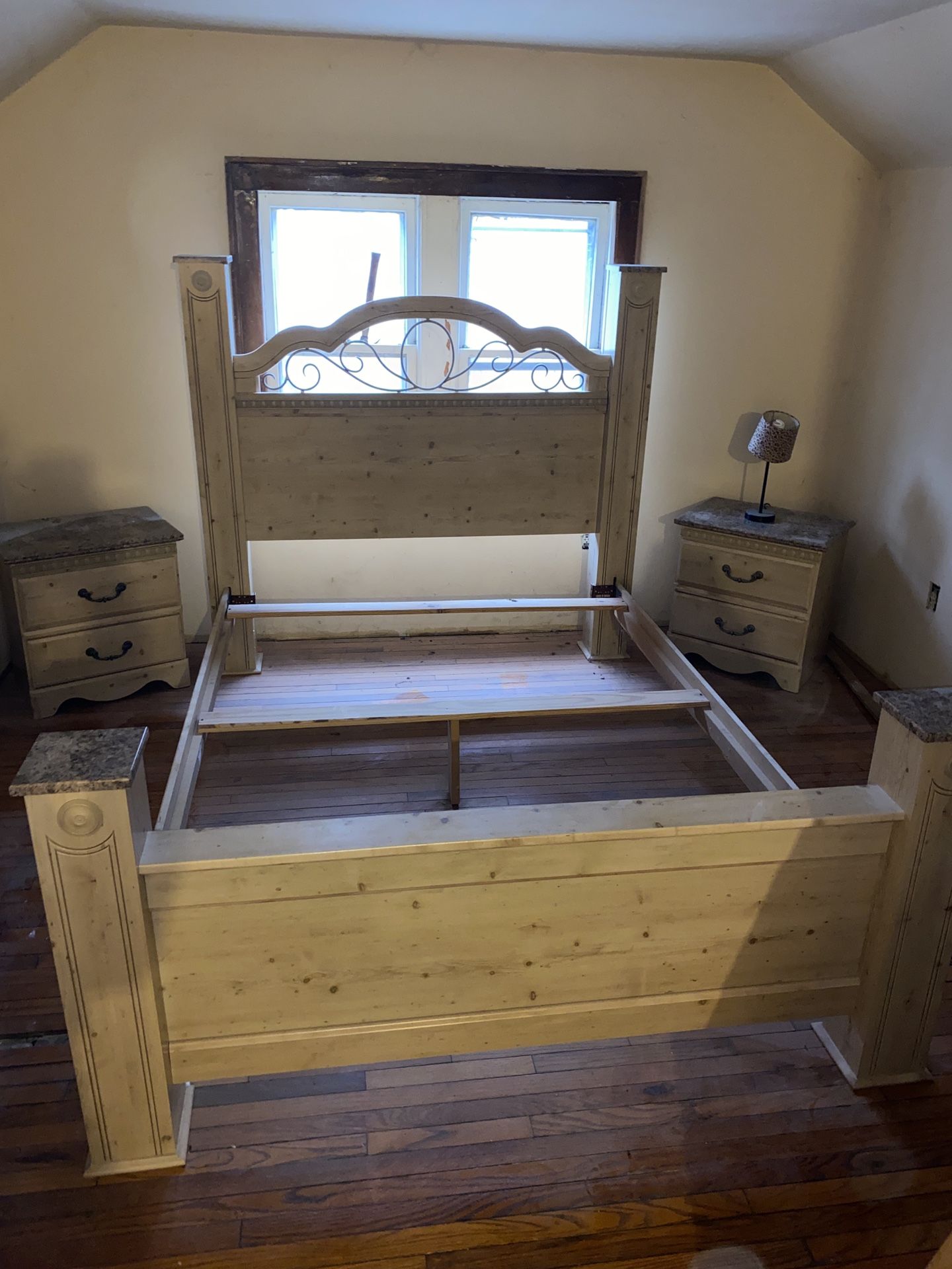 Brand New Queen 5 Piece Bedroom Set