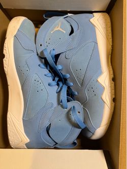 Jordan 7 Retro BG University Blue sneakers in US 6.5 Youth Pantone