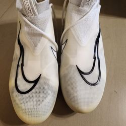NIKE CLEATS