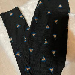 Lularoe Leggings OS Black with Gray Stripes Ocean Waves and Sailboats
