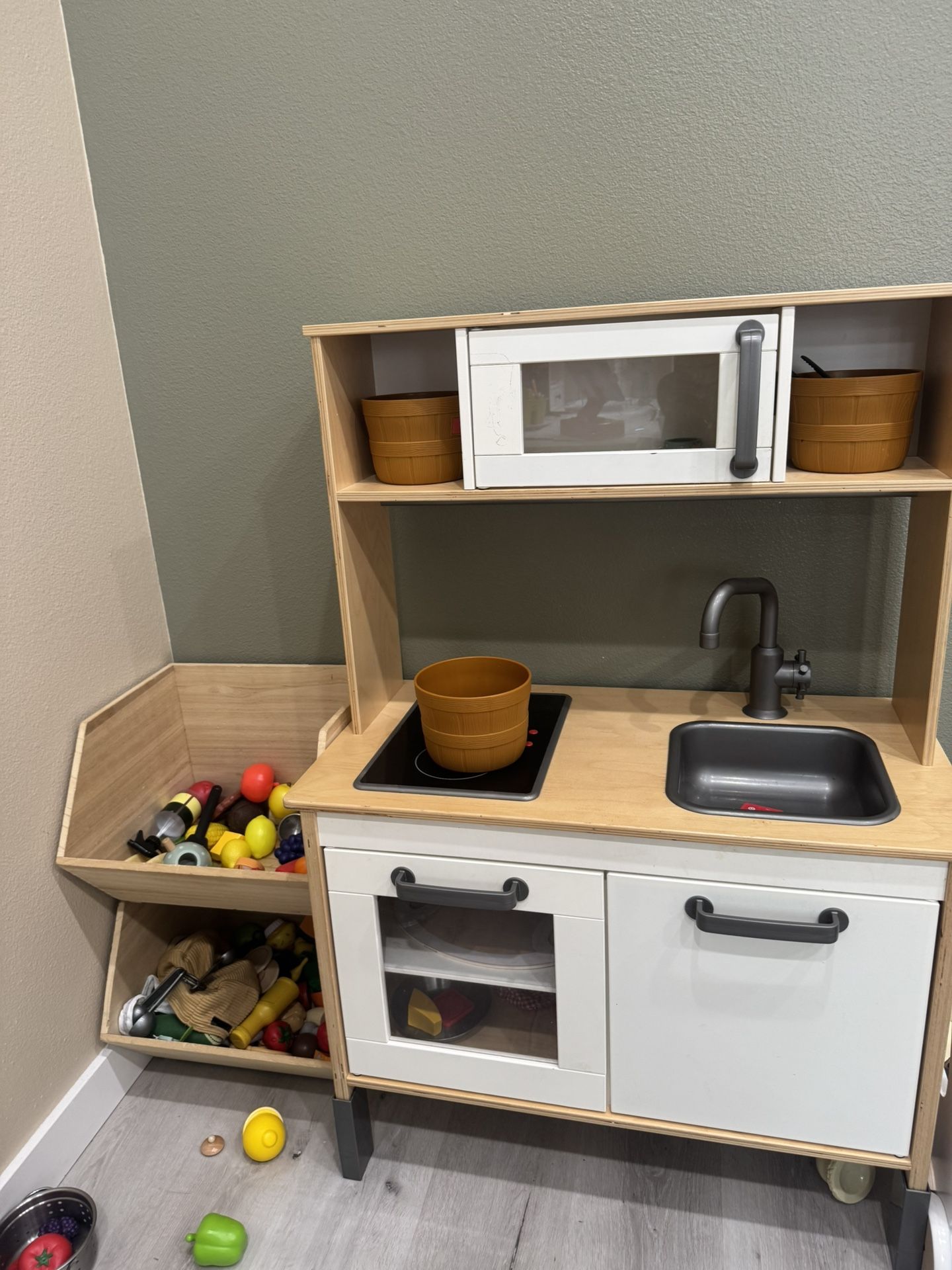 Kids Play Kitchen And Accessories