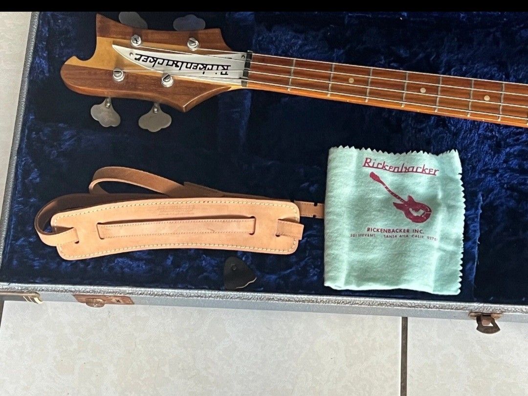 Old Rickenbacker Bass