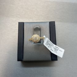 18kt Gold & Diamond Ladies Ring Available On Special Sale 
