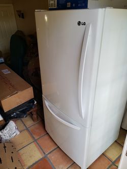 LG 22.4 cu.ft. Bottom Freezer Refrigerator