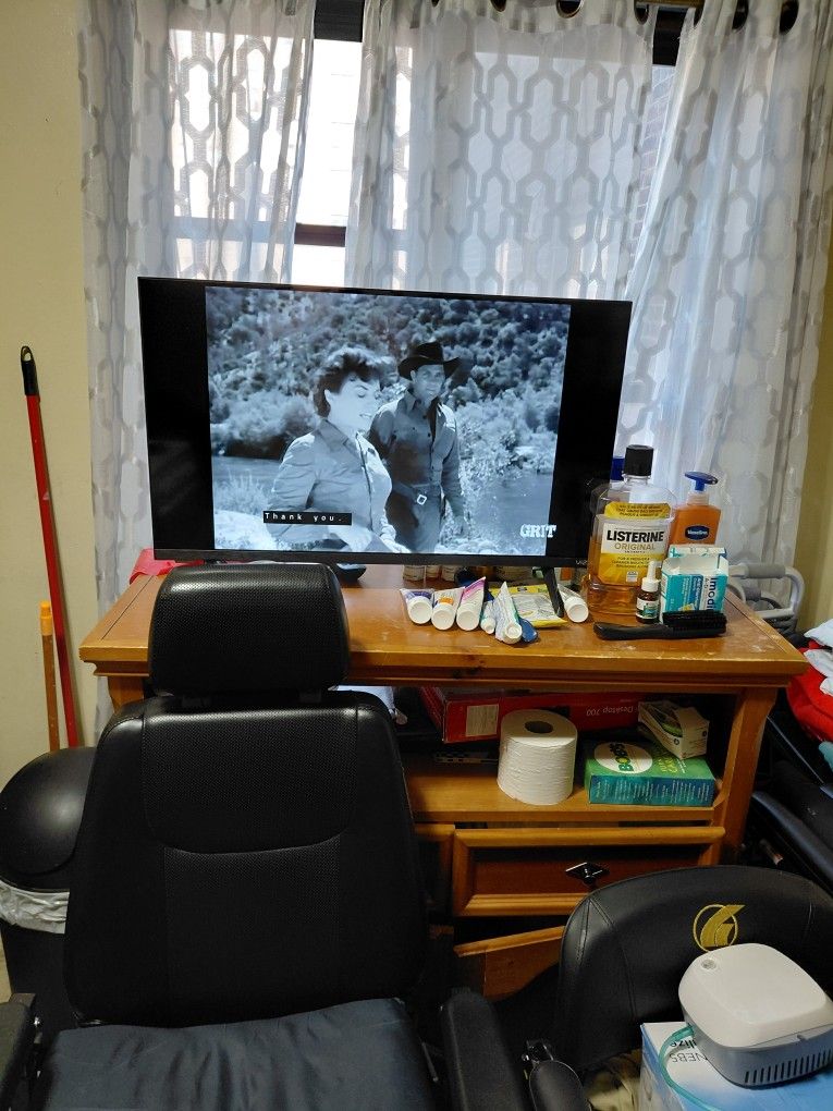 GREAT TV IN GREAT CONDITION FRON VIZIO 