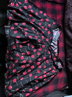 Magnolia Place Red and Black Cherry Skirt. Extra Large Never used