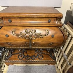 BEAUTIFUL ANTIQUE STAND /MIRROR