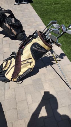 Set of men's golf clubs