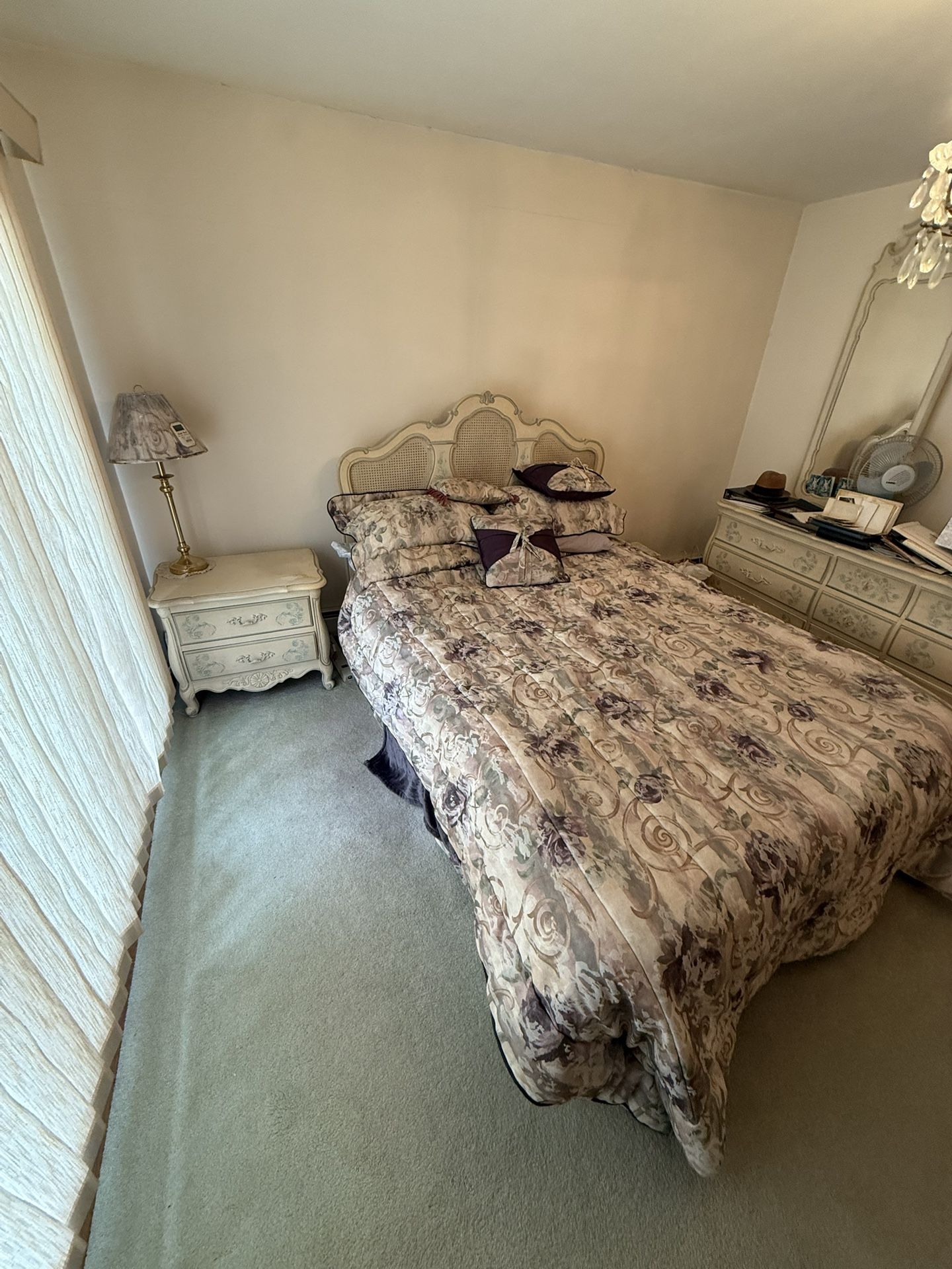 Complete Queen Bedroom Set – Vanity, Bed, Nightstand & Armoire