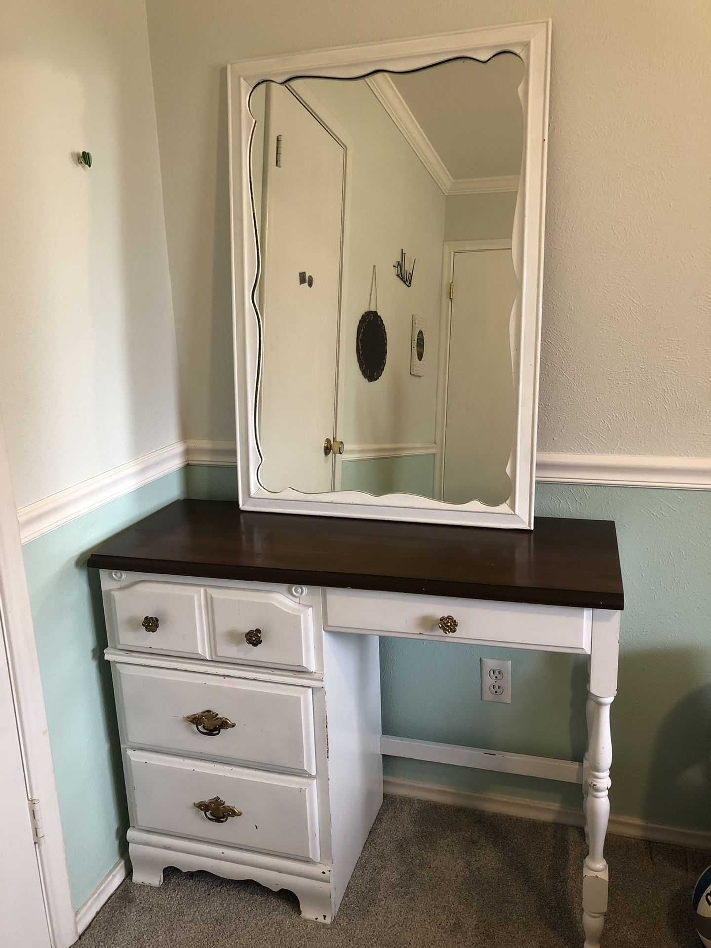 Vintage Style Dresser With Mirror And Chair