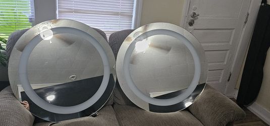 2x Robern
Vitality 30" Diameter Circular Frameless Bathroom Mirror with Light