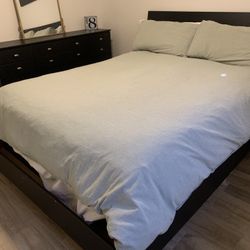 Bedroom Furniture Set