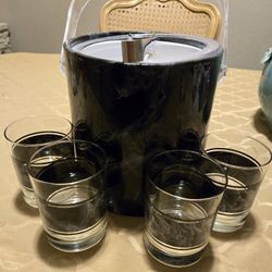 Vintage Faux Marble Ice Bucket and 4 matching Glassss
