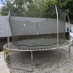 Trampoline 