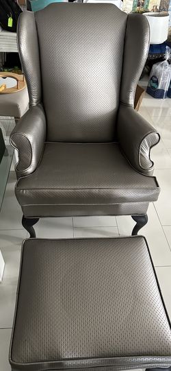 New Club Leather Chair With Ottoman 