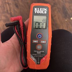 Klein Tools ET250 AC/DC Voltage/Continuity Tester