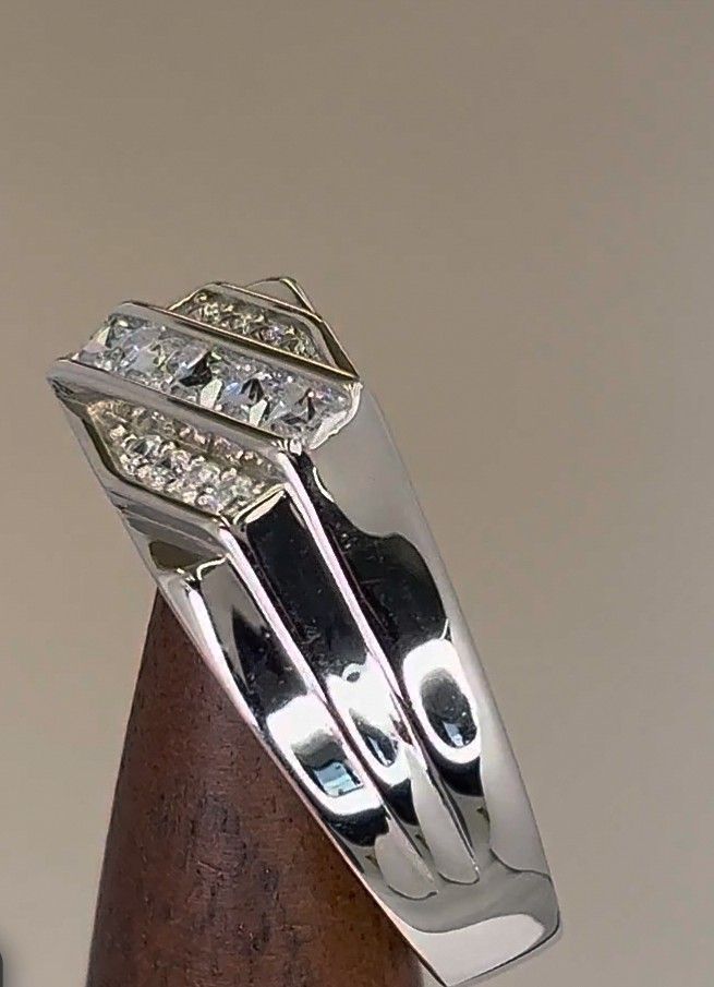 Mens Wedding Band With Stones Size 8-14