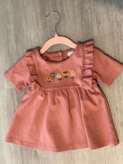 Girls top size 12 months