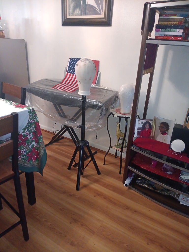 Wig Stand With Head