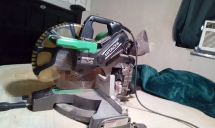 HITACHI C12FDH 12" COMPOUND MITER SAW