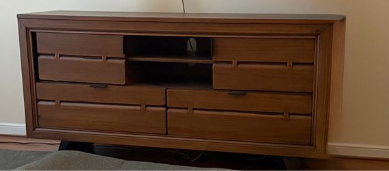 Dresser/credenza