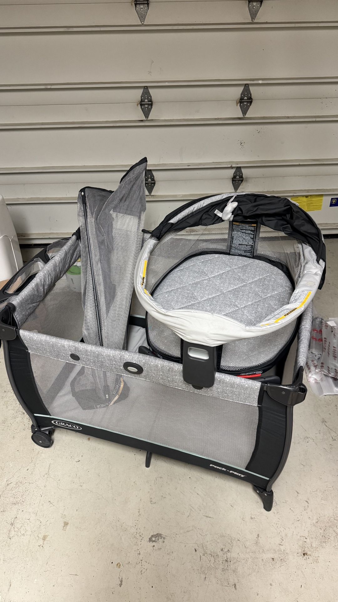 Graco Pack N Play With Bassinet