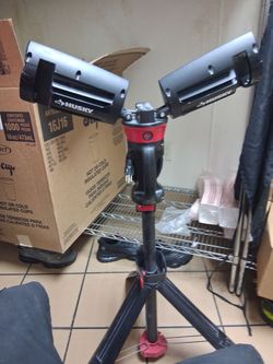 Husky dual tripod light